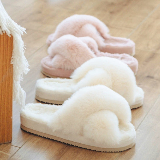 Women Warm Fluffy Cozy Faux Fur Indoor Slippers