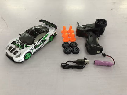 2.4G Drift Rc 4WD RC Drift Control remoto GTR RC Coche de carreras