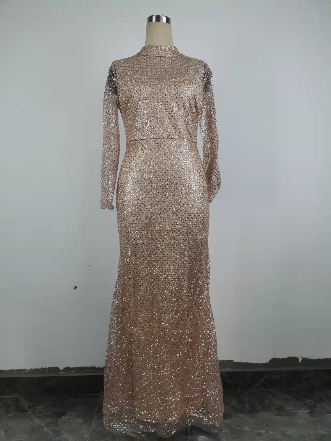 PRECIO INCREÍBLE!!!! Top de tubo con vestido dorado y cola de pez delgada