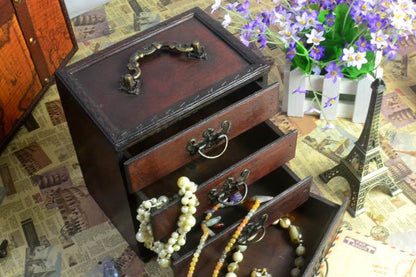 Wooden jewelry box