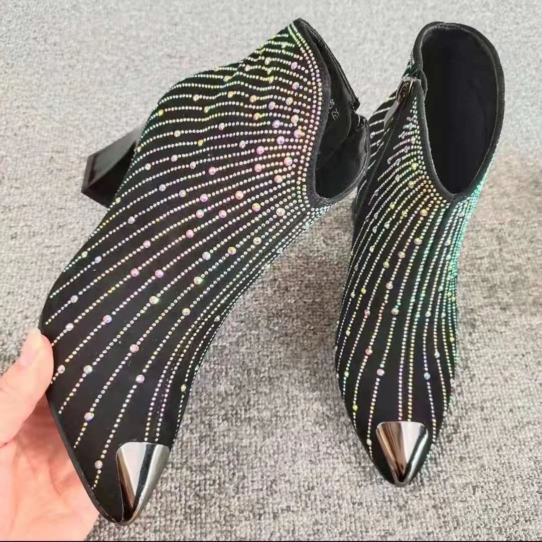 Botines con punta en punta y tacón alto con diamantes de imitación estrellados