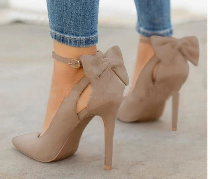 Tacones stilettos con lazo para mujer.