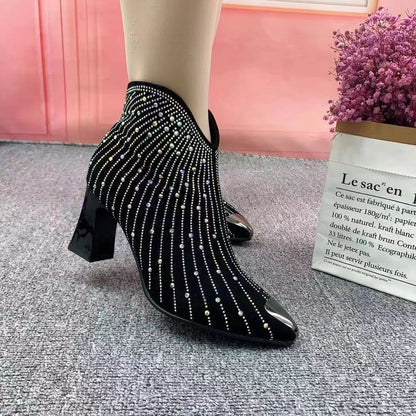 Botines con punta en punta y tacón alto con diamantes de imitación estrellados