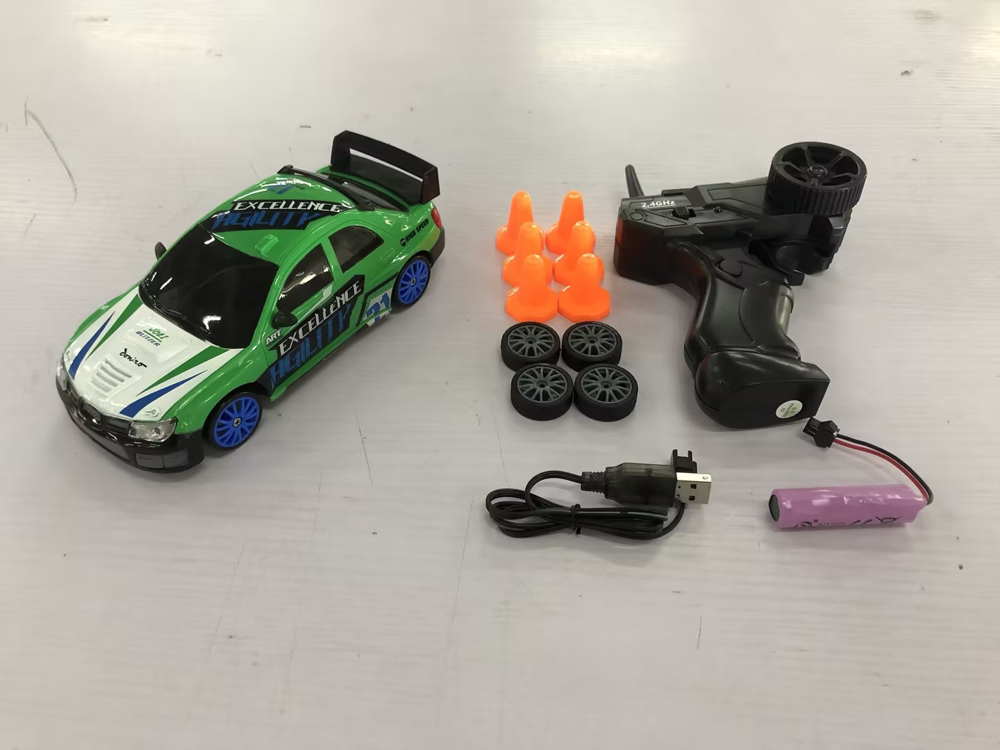 2.4G Drift Rc 4WD RC Drift Control remoto GTR RC Coche de carreras