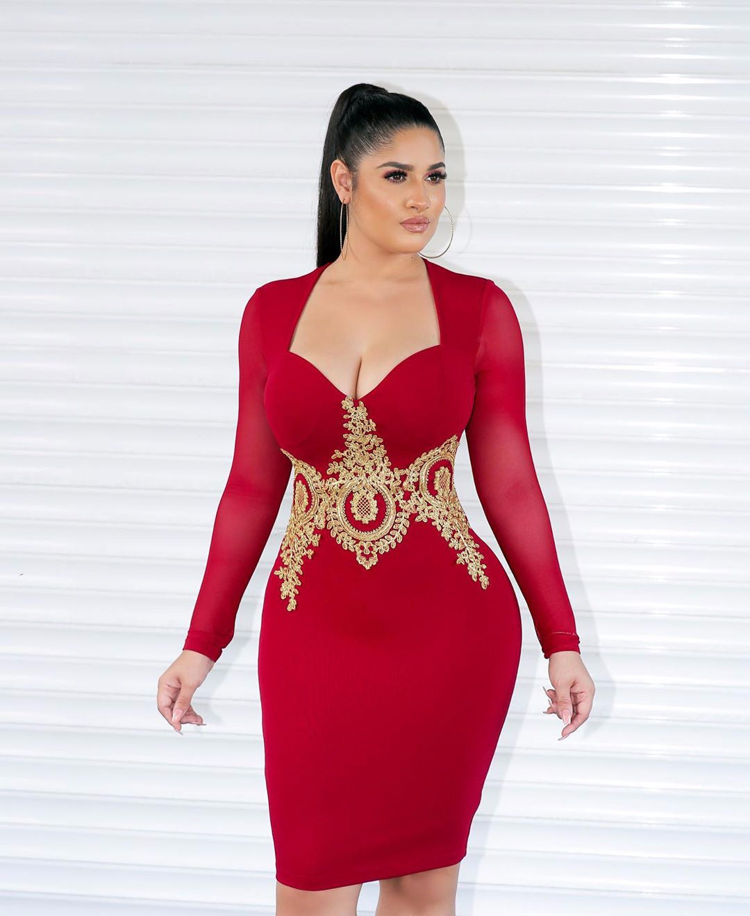 Vestido de malla con apliques de mujer sexy