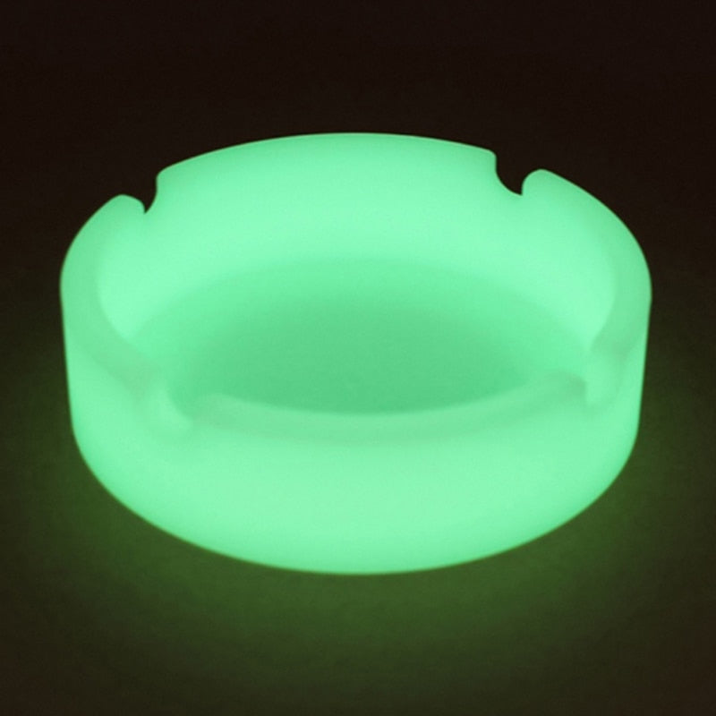 With luminous silicone ashtray