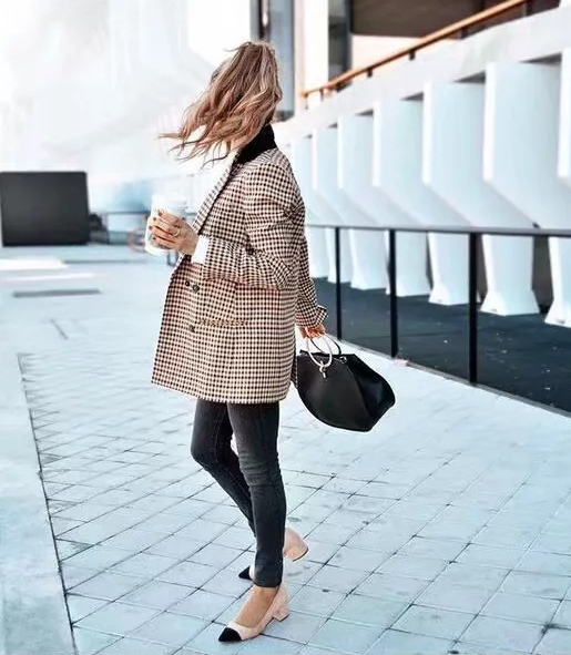 Blazer de mujer de tweed con bolsillo y manga larga con doble botonadura 