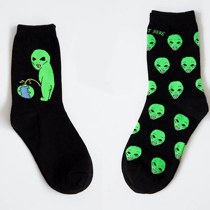 Alien Pee Print Mujeres Hombres Casual Cómodo Algodón Divertido Mediados De Pantorrilla Calcetines