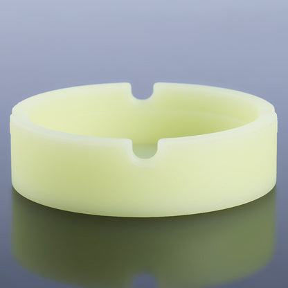 With luminous silicone ashtray