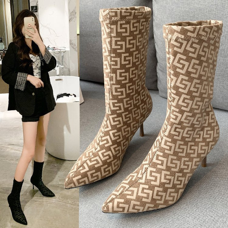 Botas puntiagudas estilo moda para mujer